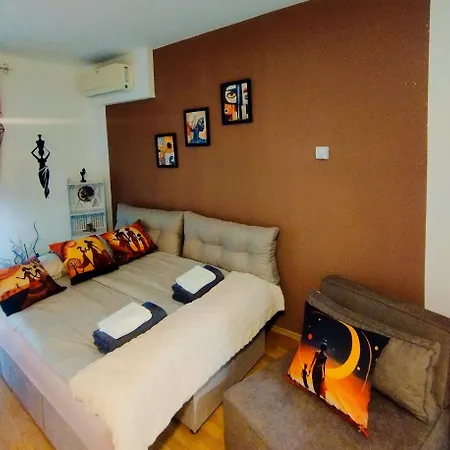 - Bee Happy * Szarajevó