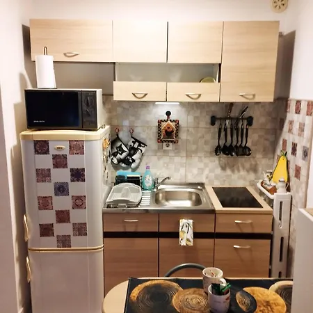 - Bee Happy Szarajevó