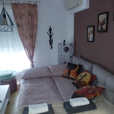 - Bee Happy Apartment