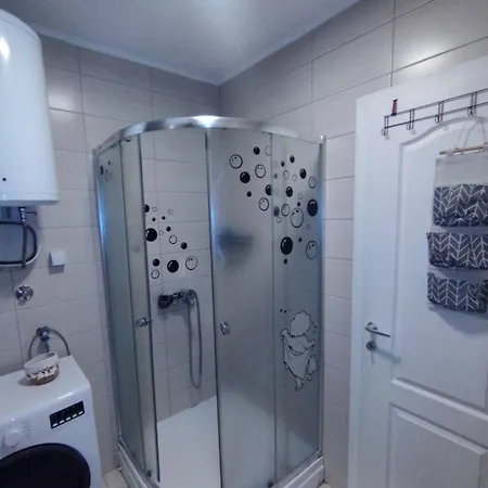 - Bee Happy * Sarajewo