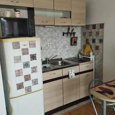 - Bee Happy * Sarajevo