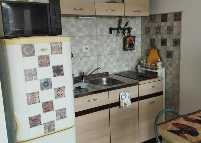 - Bee Happy * Szarajevó